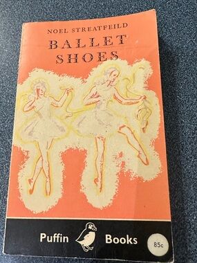 Puffin Books Ballet Shoes — Orange Cover